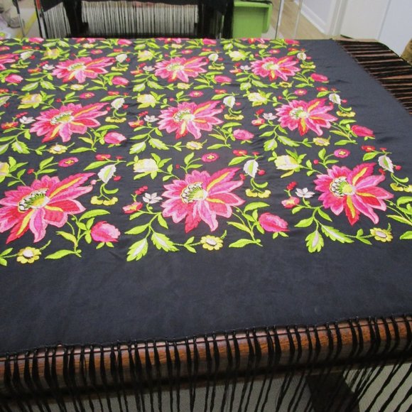 1920s Knotted Fringe Silk Shawl Piano Scarf Black Fuchsia Pink Flowers - Picture 3 of 10
